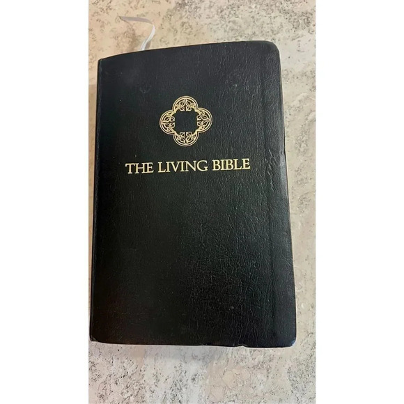 The Living Bible Red Letter Concordance Paraphrased Prayerbook Tyndale Hardcover - Picture 2 of 12